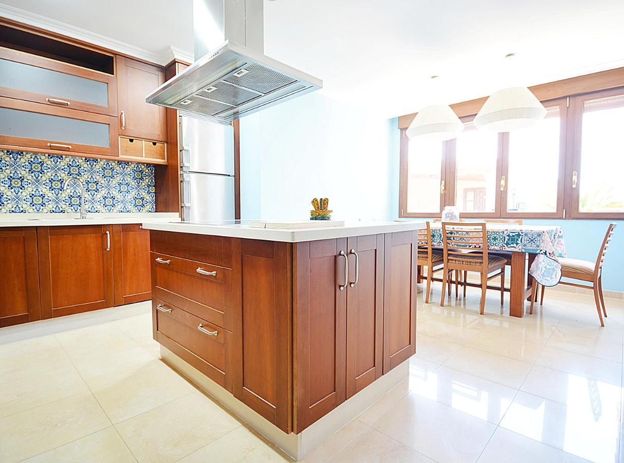 Galihost - Casa Con Precioso Jardin En Vilanova De Arousa 외부 사진